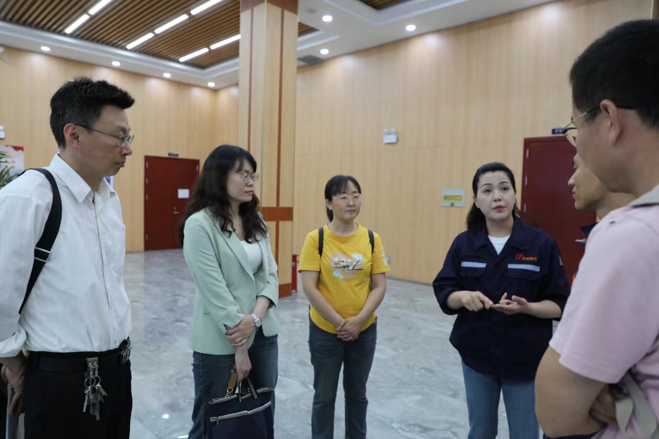 河南顺成集团与安阳工学院举办院企合作座谈会